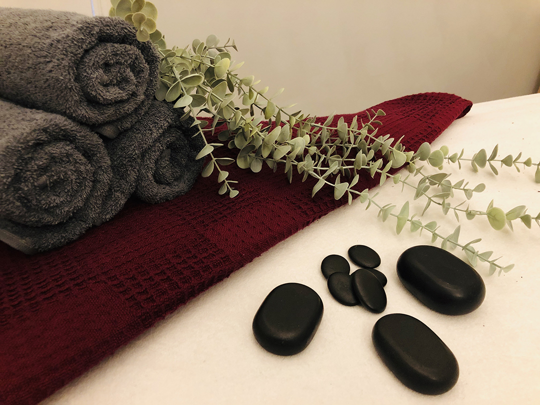 massage towels and flower